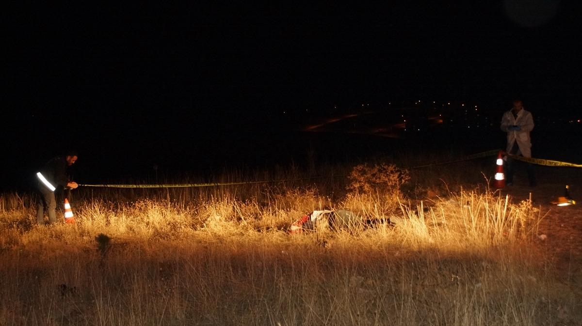 Ankara&rsquo;da bir kişi bı&ccedil;akla &ouml;ld&uuml;r&uuml;lm&uuml;ş olarak bulundu