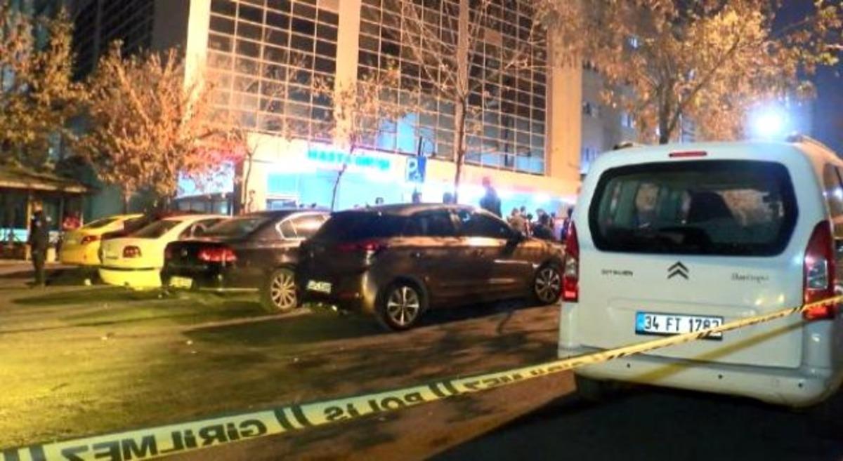 K&uuml;&ccedil;&uuml;k&ccedil;ekmece'de hastane karıştı! Herkesin g&ouml;z&uuml; &ouml;n&uuml;nde kurşun yağdırdılar!