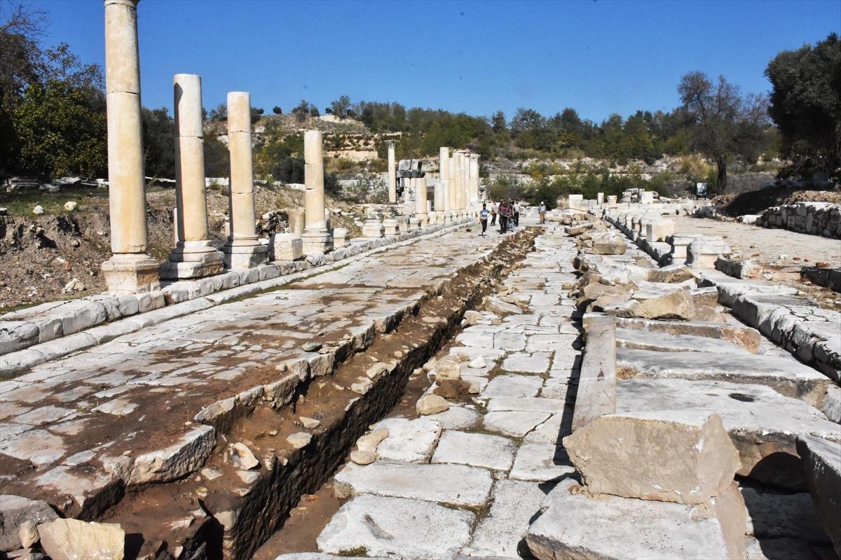 Tam 2 bin 200 yıllık! Stratonikeia Antik Kenti'nde şaşırtan keşif