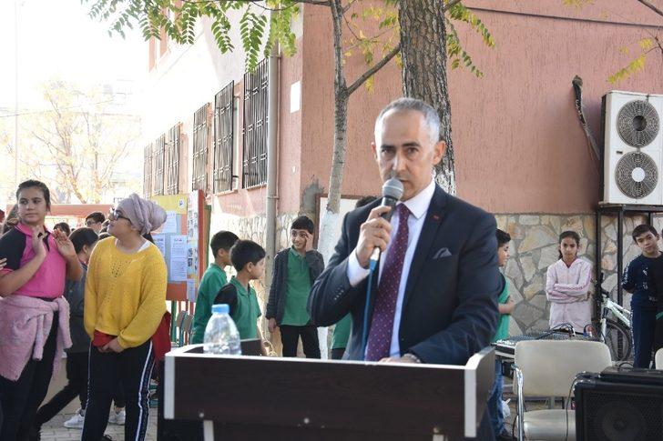 Nazilli Şehitler Ortaokulu’nda TÜBİTAK 4006 Bilim Fuarı açıldı G2