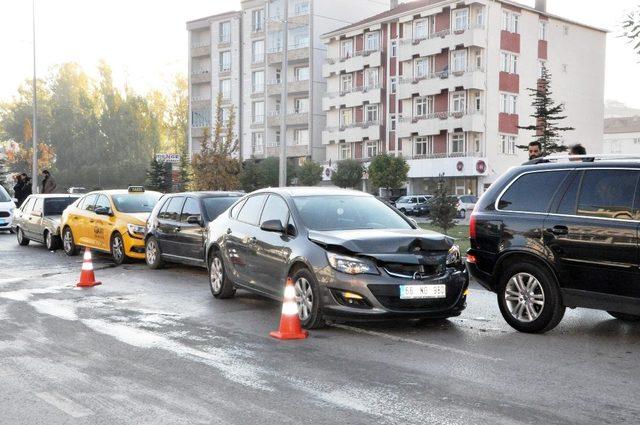 Sorgun’da zincirleme trafik kazası