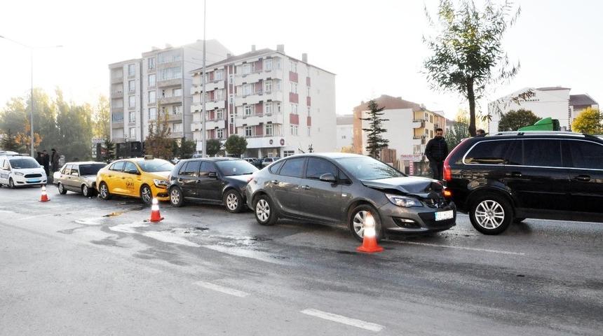 Sorgun&rsquo;da zincirleme trafik kazası