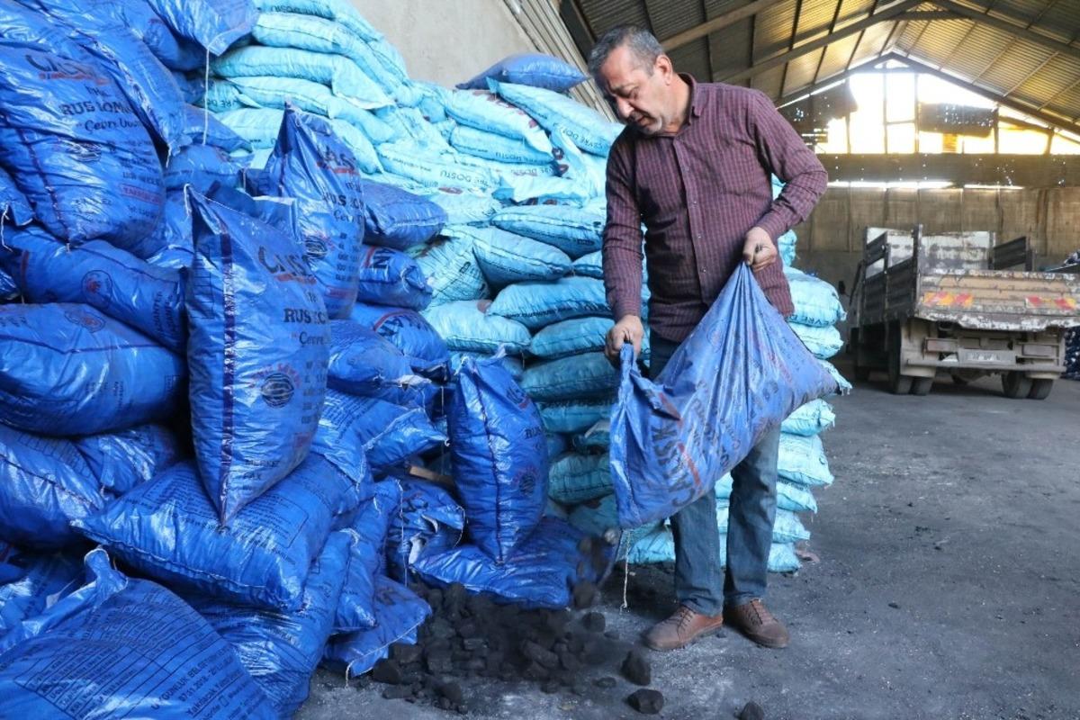 Doğal gaza gelen zamların ardından  k&ouml;m&uuml;r ve oduna talep arttı