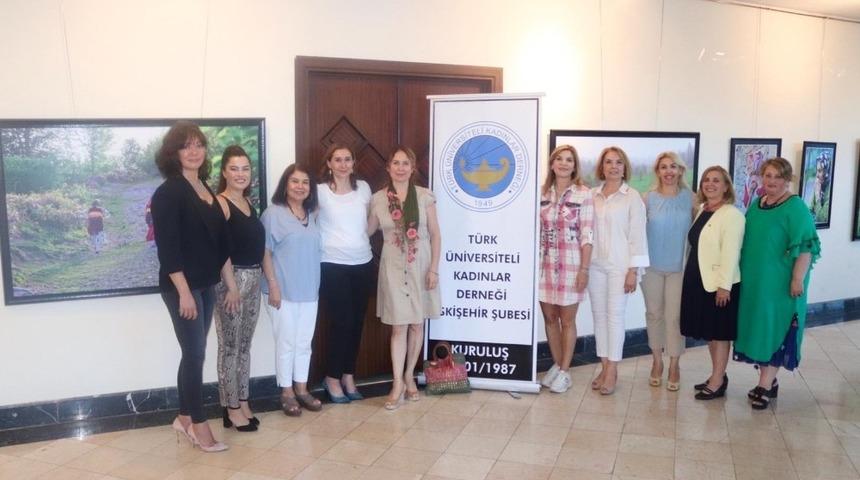 Erkekler, kadına şiddete karşı y&uuml;r&uuml;yecek