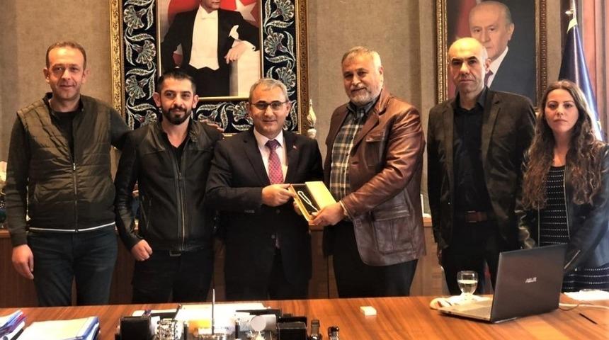 Başkan &Ouml;zdemir: "Emeğe saygı anlayışıyla hareket edilmeli"