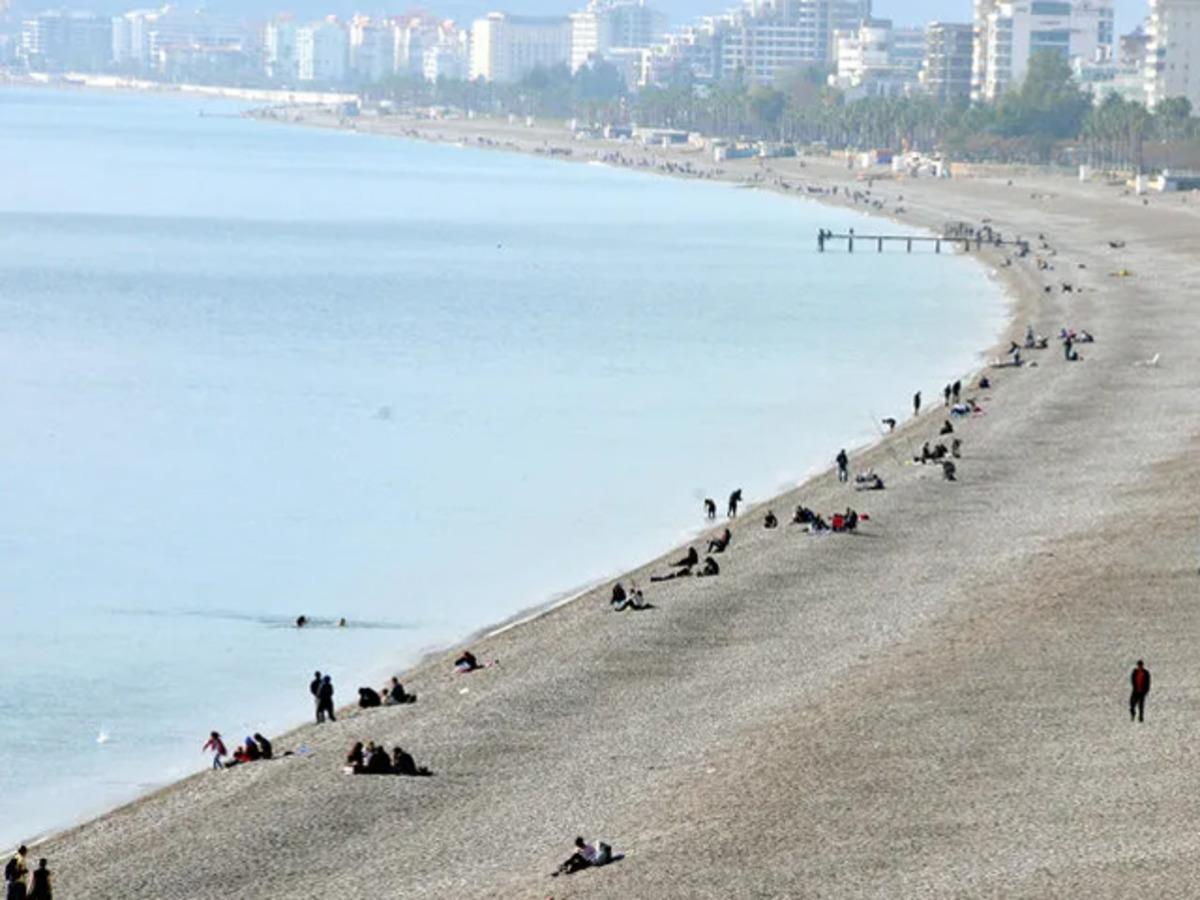 'Konyaaltı sahilinde elektrik var' iddialarına a&ccedil;ıklama! Ger&ccedil;ek ortaya &ccedil;ıktı