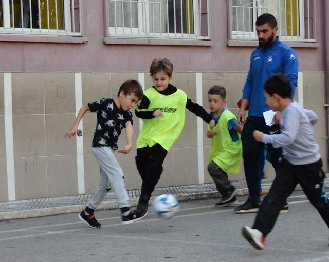 Yunusemre genç yetenekleri arıyor