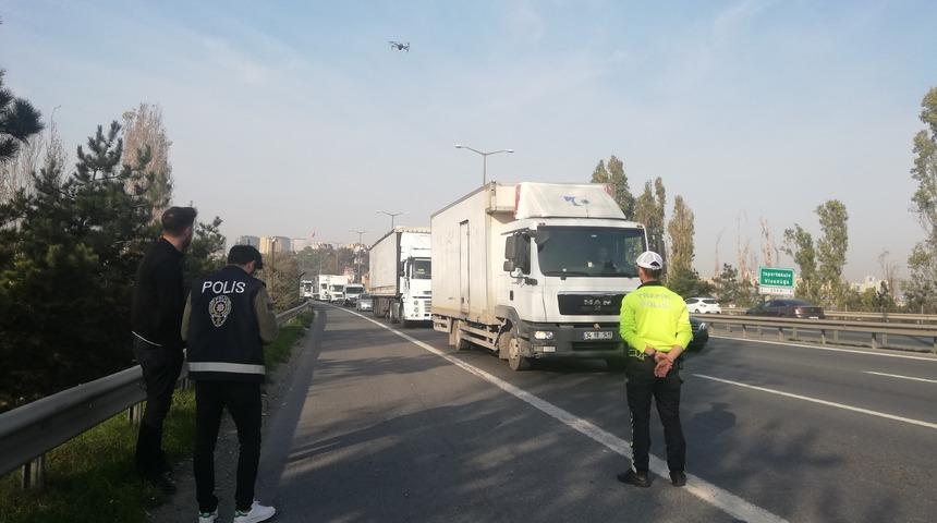 TEM Otoyolu’nda drone destekli trafik uygulaması: Ceza yağdı