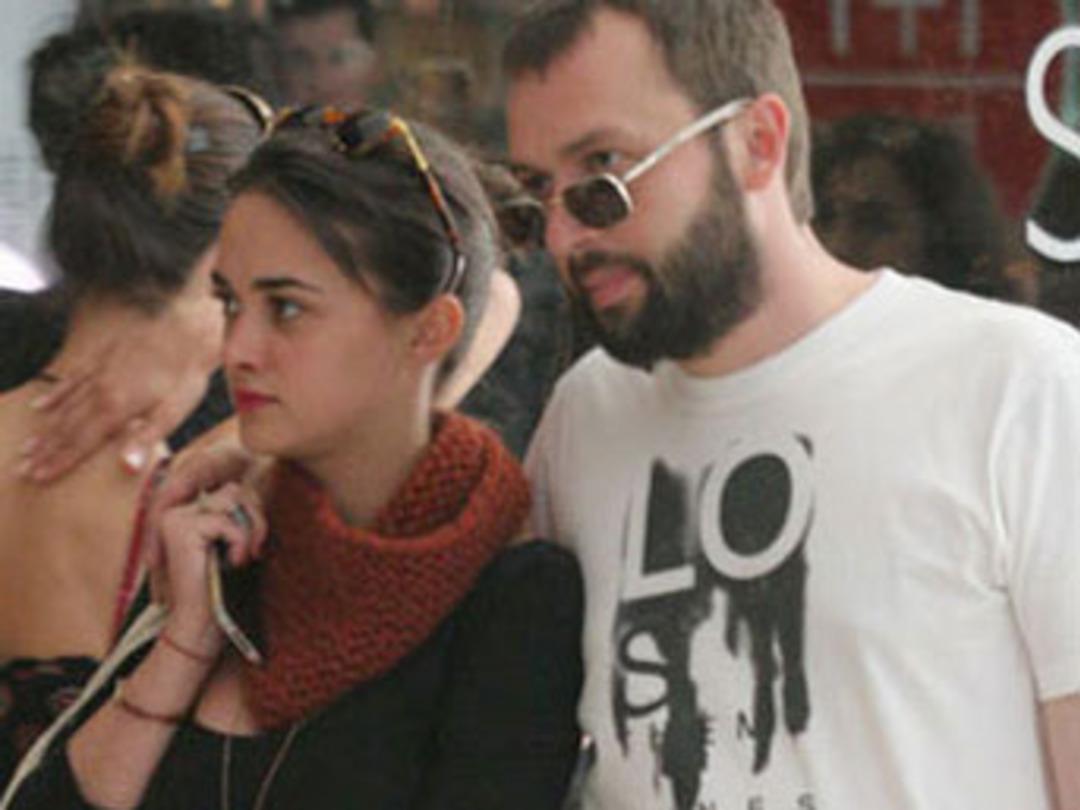 Okan d&uuml;şt&uuml; Hande &uuml;z&uuml;ld&uuml;