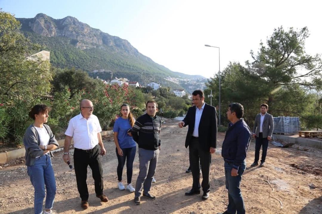 Kaş&rsquo;ta antik tiyatro yoluna doğal taş d&ouml;şeniyor