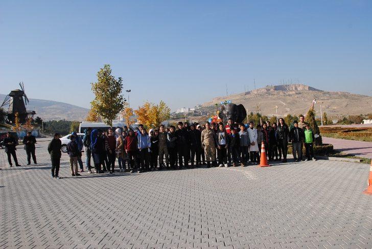 Jandarmadan öğrencilere jest G3