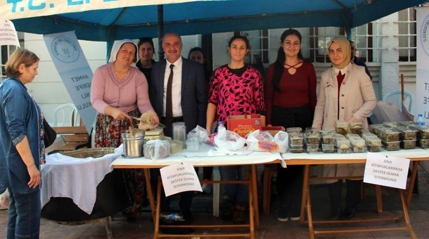 K&uuml;t&uuml;phane i&ccedil;in kermes d&uuml;zenlediler
