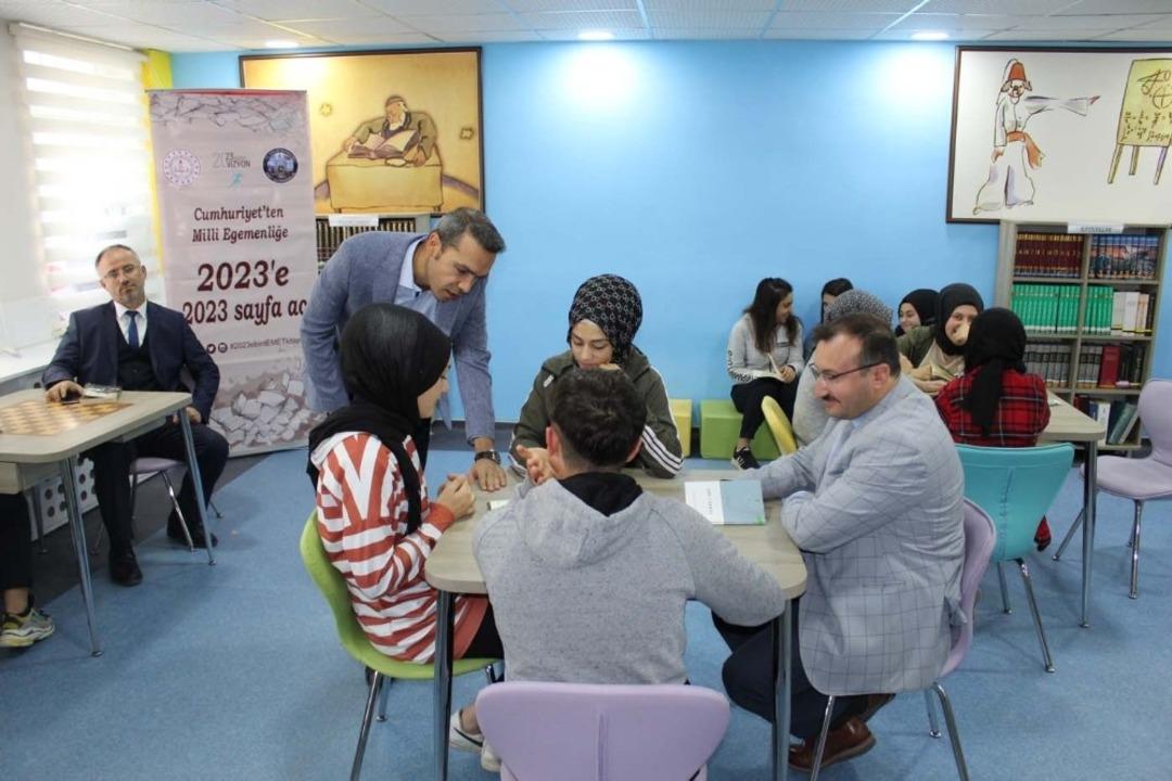 Protokolden kitap okuma kampanyasına destek