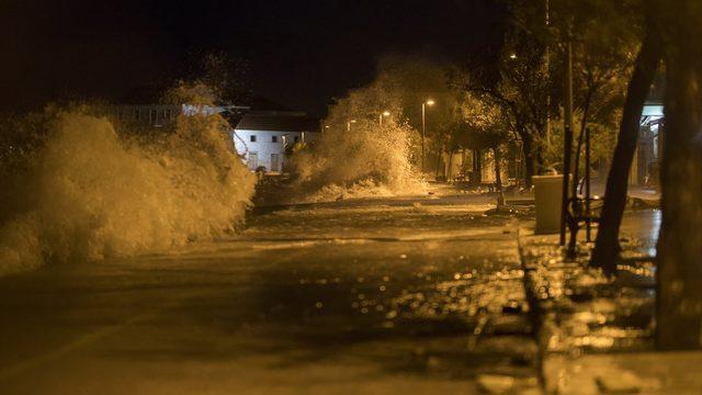 Kuvvetli rüzgar, Adriyatik kıyılarında yaşamı olumsuz etkiliyor