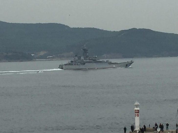 Rus savaş gemisi ‘Azov’ Çanakkale Boğazı’ndan geçti G4