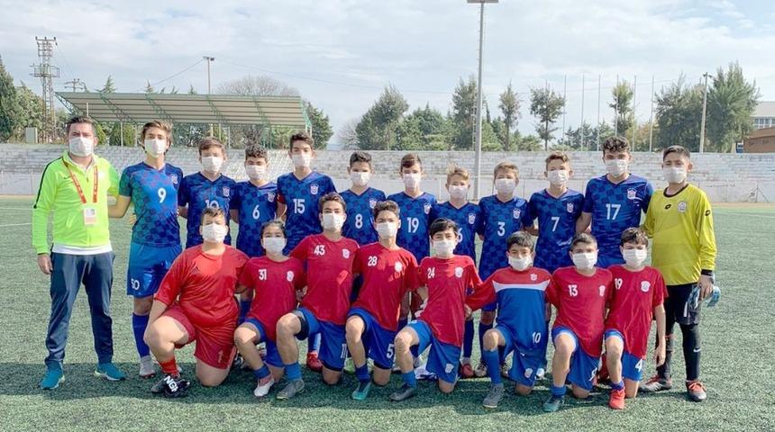 Urla Belediye Spor Kul&uuml;b&uuml;nden maske farkındalığı