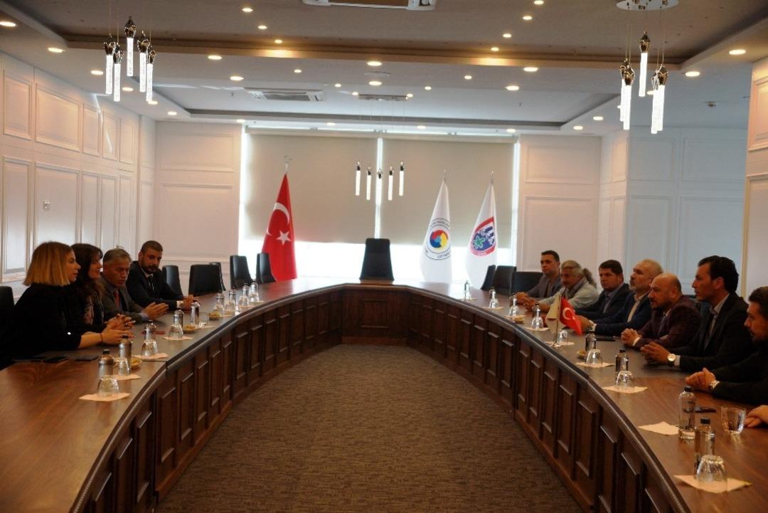 AYTO&rsquo;dan Aydınlılara Vize Ofisi m&uuml;jdesi