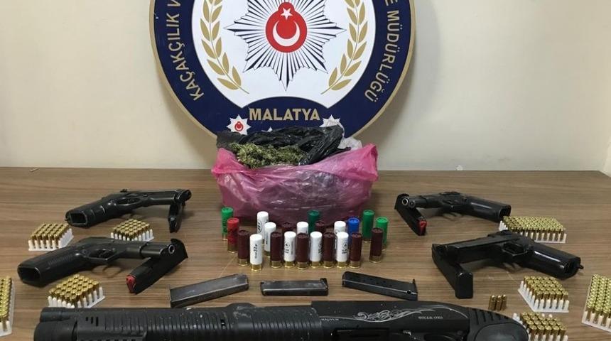 Silah ticareti yapan 6 ş&uuml;pheli yakalandı.