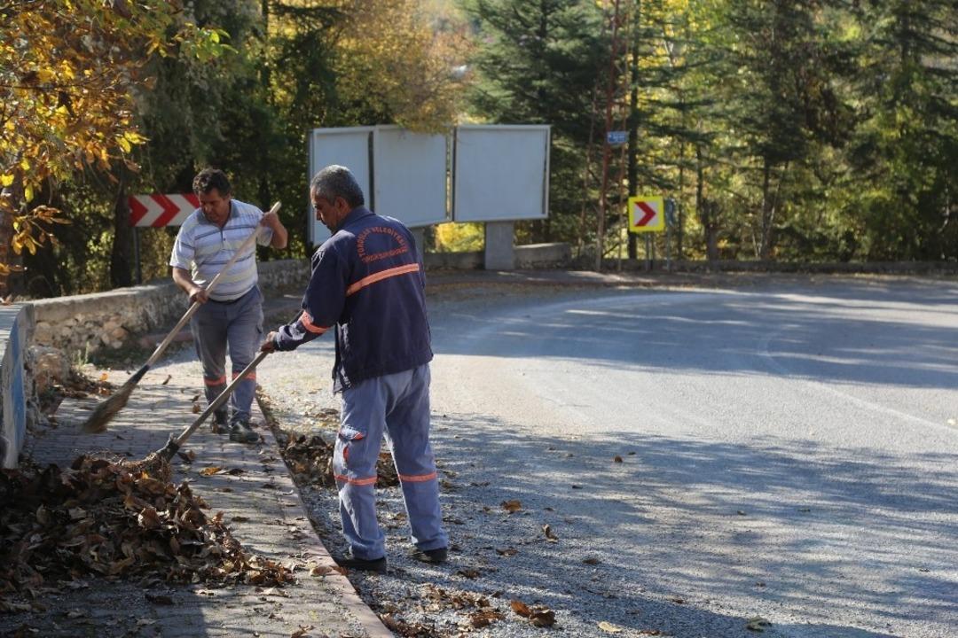 Toroslar&rsquo;ın &lsquo;Sokakta Temizlik Var&rsquo; projesi yaylalarda devam ediyor