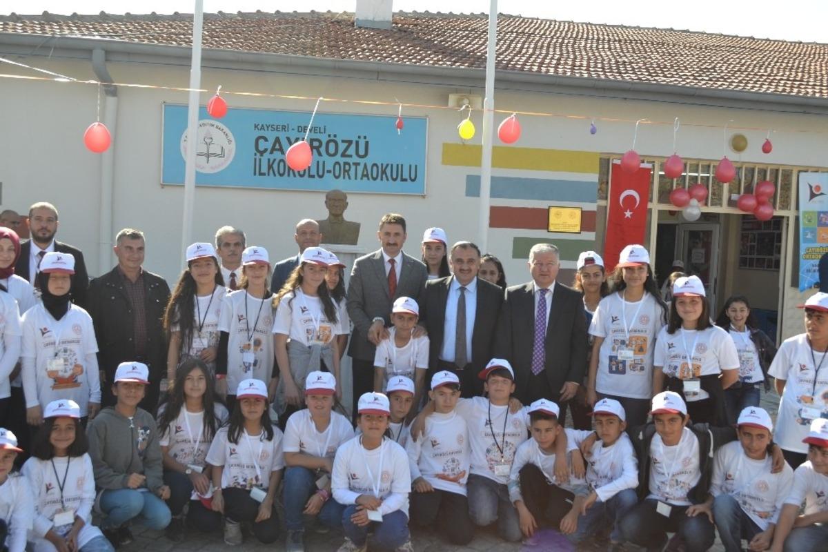 &Ccedil;ayır&ouml;z&uuml; Ortaokulunda T&Uuml;BİTAK Bilim Fuarı etkinliği