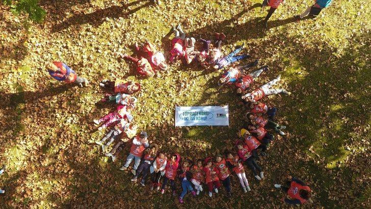 Minikler meşe palamudu topladı G1