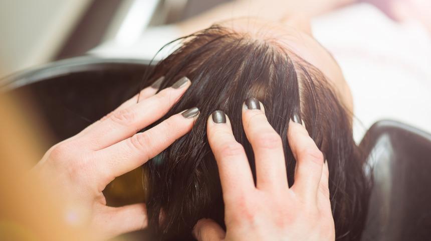 Yağlı sa&ccedil;ların &ccedil;&ouml;z&uuml;m&uuml; nedir?