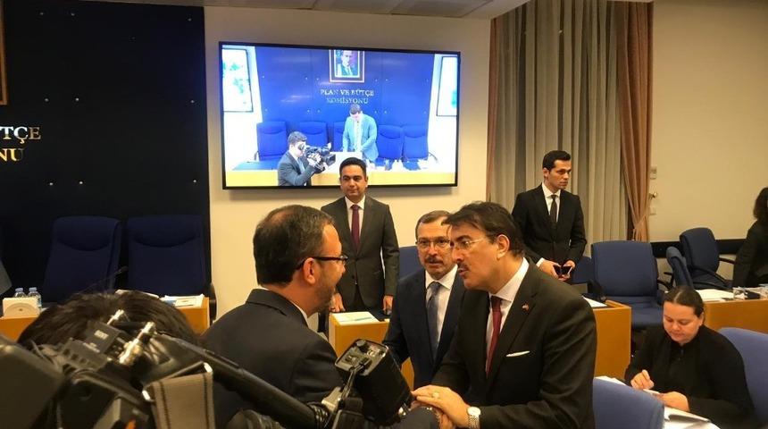 Aydemir: &lsquo;Kızıl elması olan bir gen&ccedil;lik istiyoruz&rsquo;