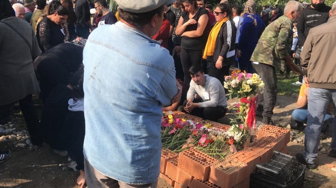 Organları bağışlanan 19 yaşındaki Helin g&ouml;zyaşları arasında defnedildi