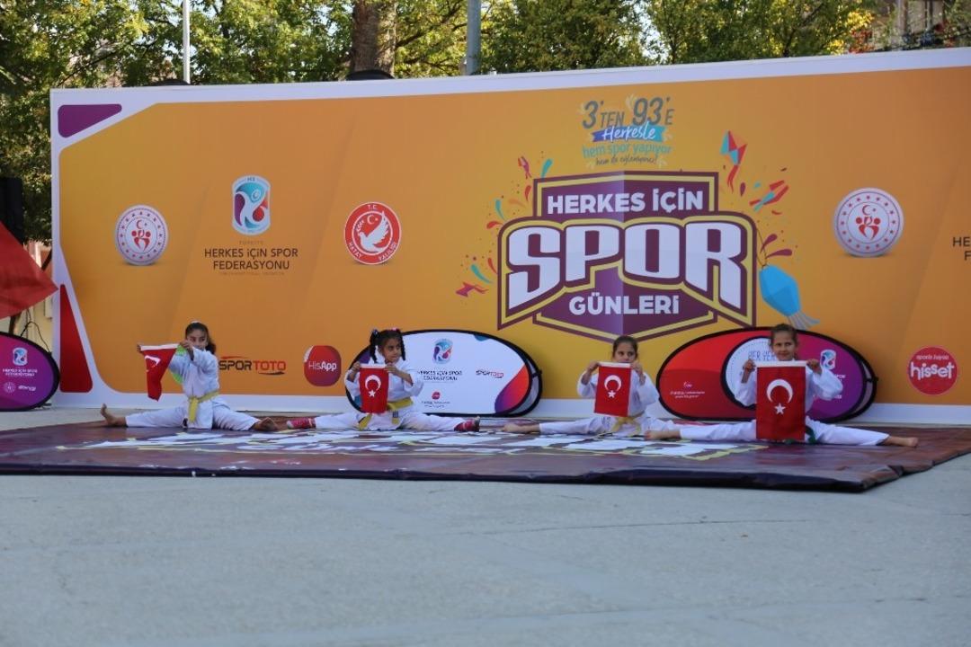 Yayladağı&rsquo;nda herkes i&ccedil;in spor etkinliği