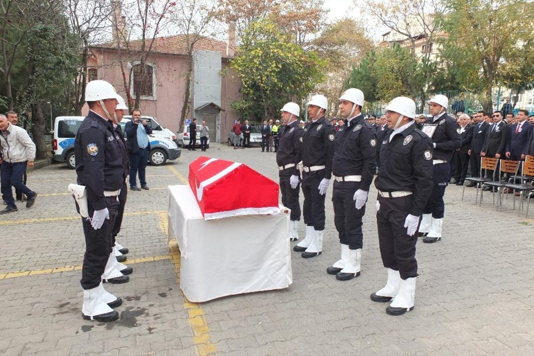 Y&uuml;r&uuml;y&uuml;ş yaparken rahatsızlanan polis memuru vefat etti