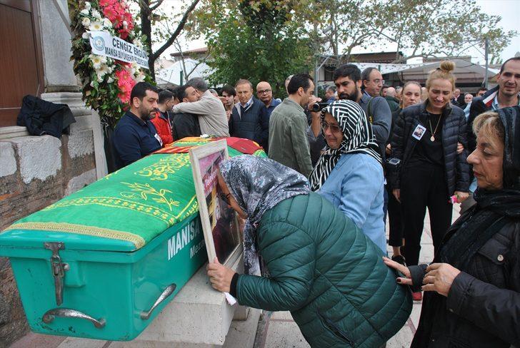 Öldürülen Manisalı iş adamının cenazesi toprağa verildi G4