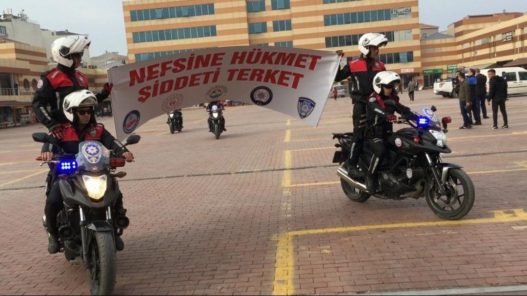 &ldquo;Şiddetin her t&uuml;rl&uuml;s&uuml;ne hayır&rdquo; diyerek, y&uuml;zlerce balon g&ouml;ky&uuml;z&uuml;ne salındı