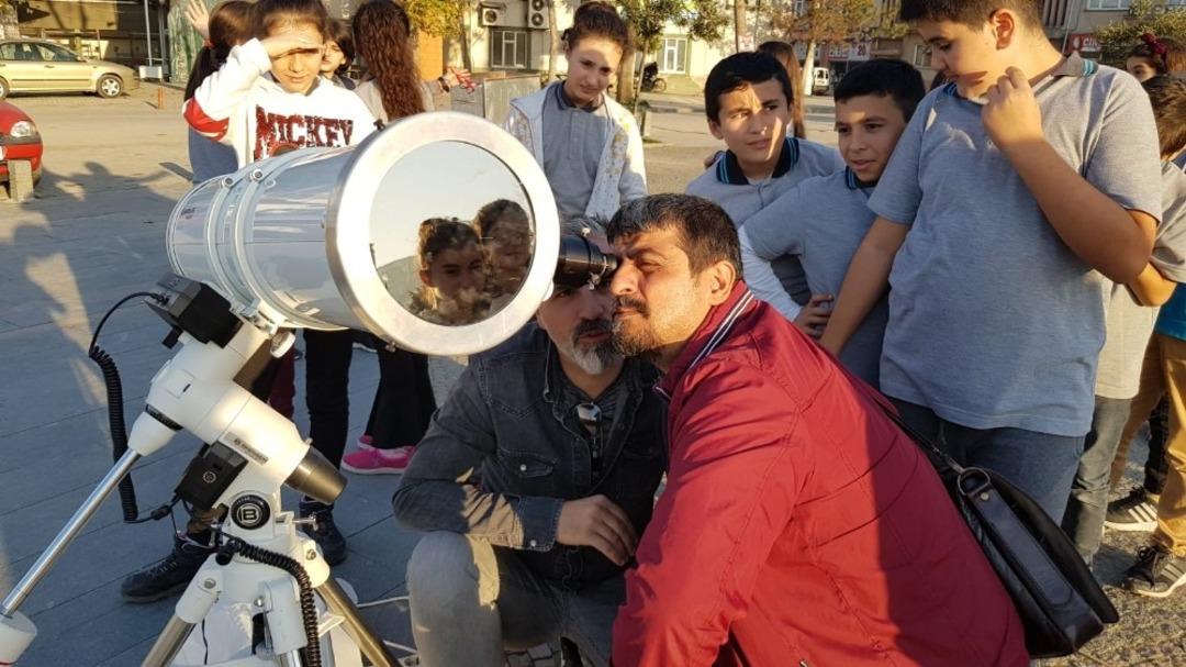 Ala&ccedil;amlılar uzayı g&ouml;zlemledi