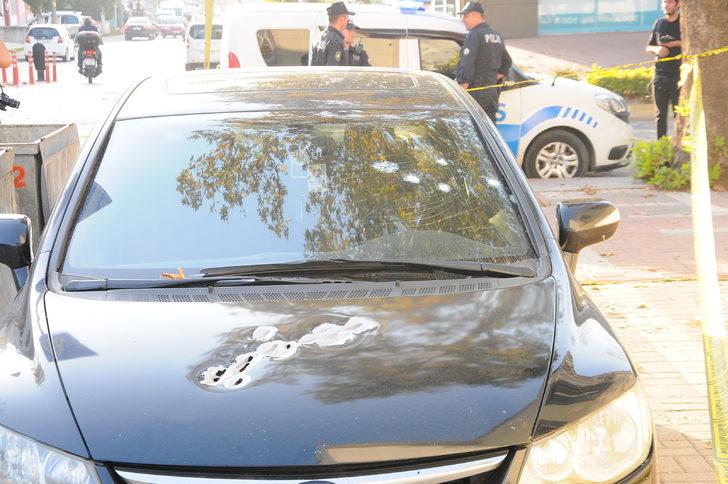 Eşini hastanelik etti, 270 kilometre gelip akrabasının aracına 8 el ateş etti G4