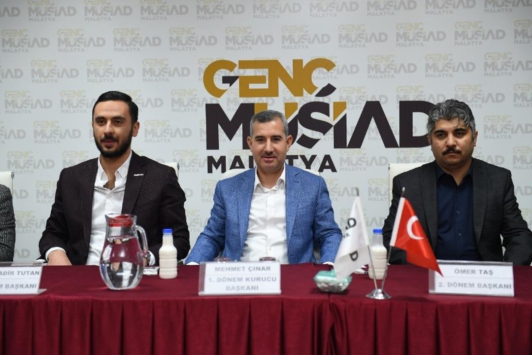 Başkan &Ccedil;ınar, Gen&ccedil; M&Uuml;SİAD&rsquo;ın konuğu oldu