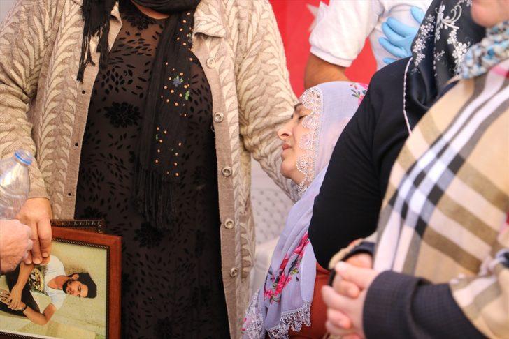 HDP önünde gerginlik! Ortalık karıştı, binanın camları kırıldı G2