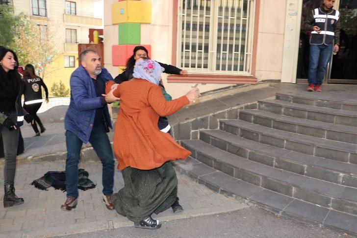 HDP önünde gerginlik! Ortalık karıştı, binanın camları kırıldı G3