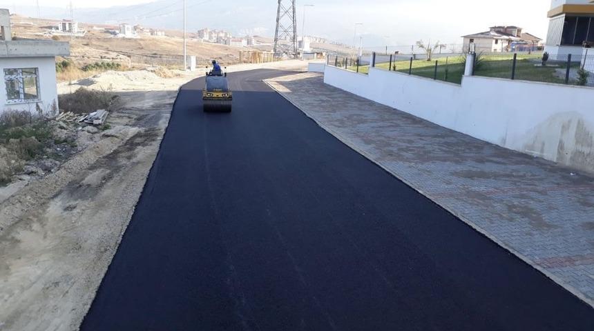 Karab&uuml;k&rsquo;te asfalt &ccedil;alışması