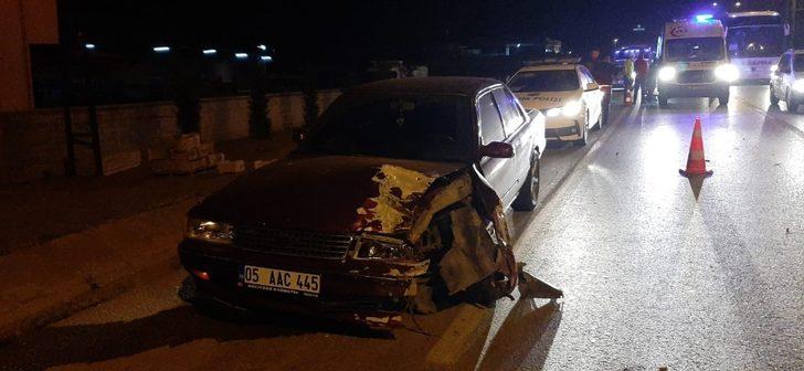 Çorum’da iki otomobil çarpıştı: 2 yaralı G2