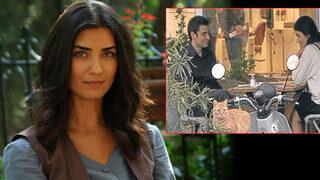 Dizide aşık dışarıda dost