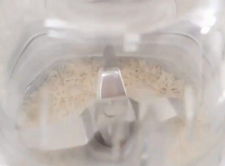 Bir yıl boyunca biriktiği tırnaklardan nişan yüzüğü yaptı! G1