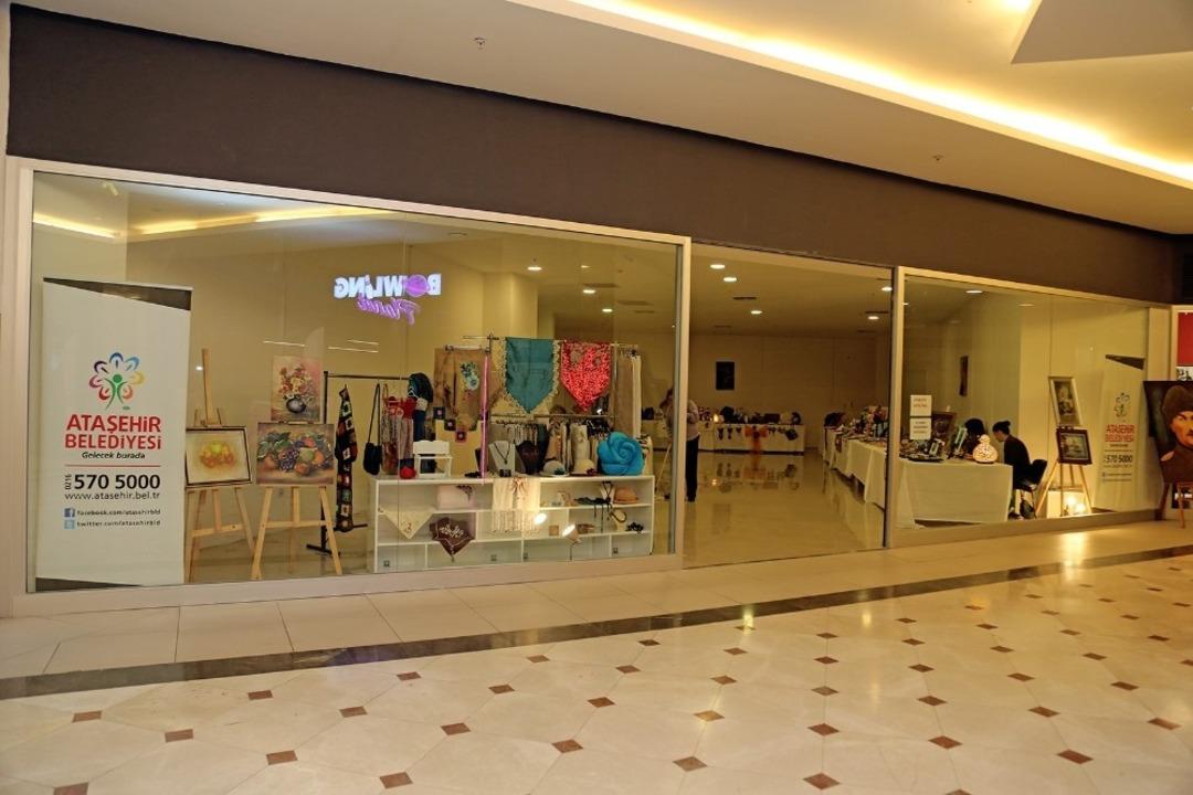 Kadınlar el emeği &uuml;r&uuml;nleriyle aile ekonomisine katkı sağlıyor