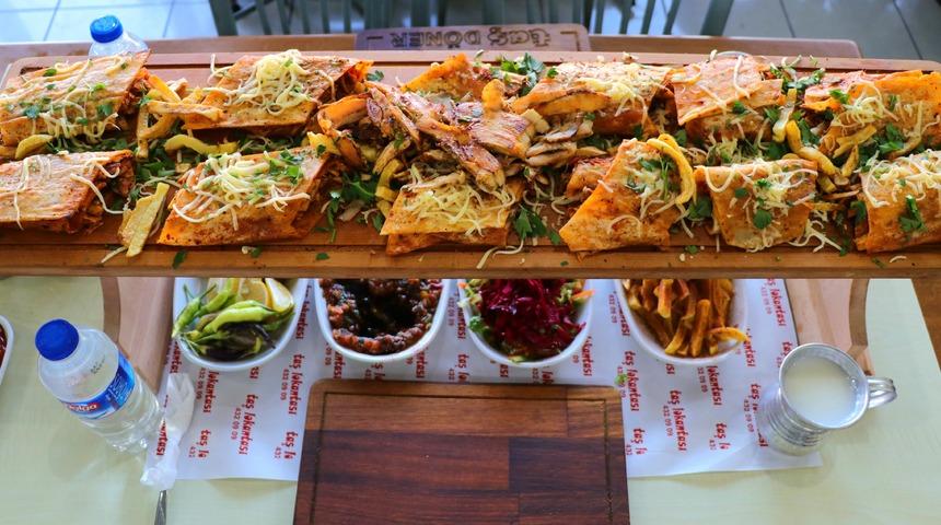 1 buçuk metrelik piton döner