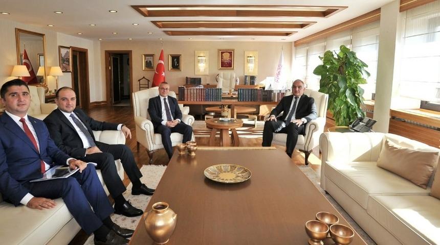 Vali Deniz Bakan Ersoy ile Manisa yatırımlarını g&ouml;r&uuml;şt&uuml;