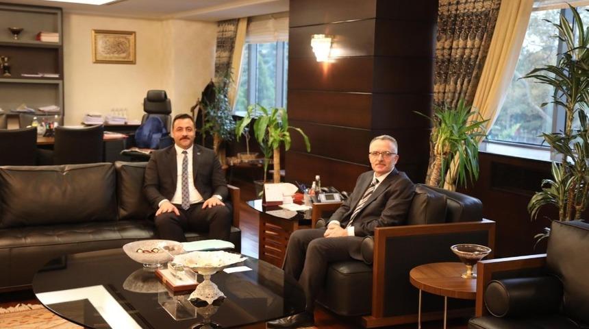 Rekt&ouml;r Kalan, Ankara&rsquo;da b&uuml;t&ccedil;eyi g&ouml;r&uuml;şt&uuml;