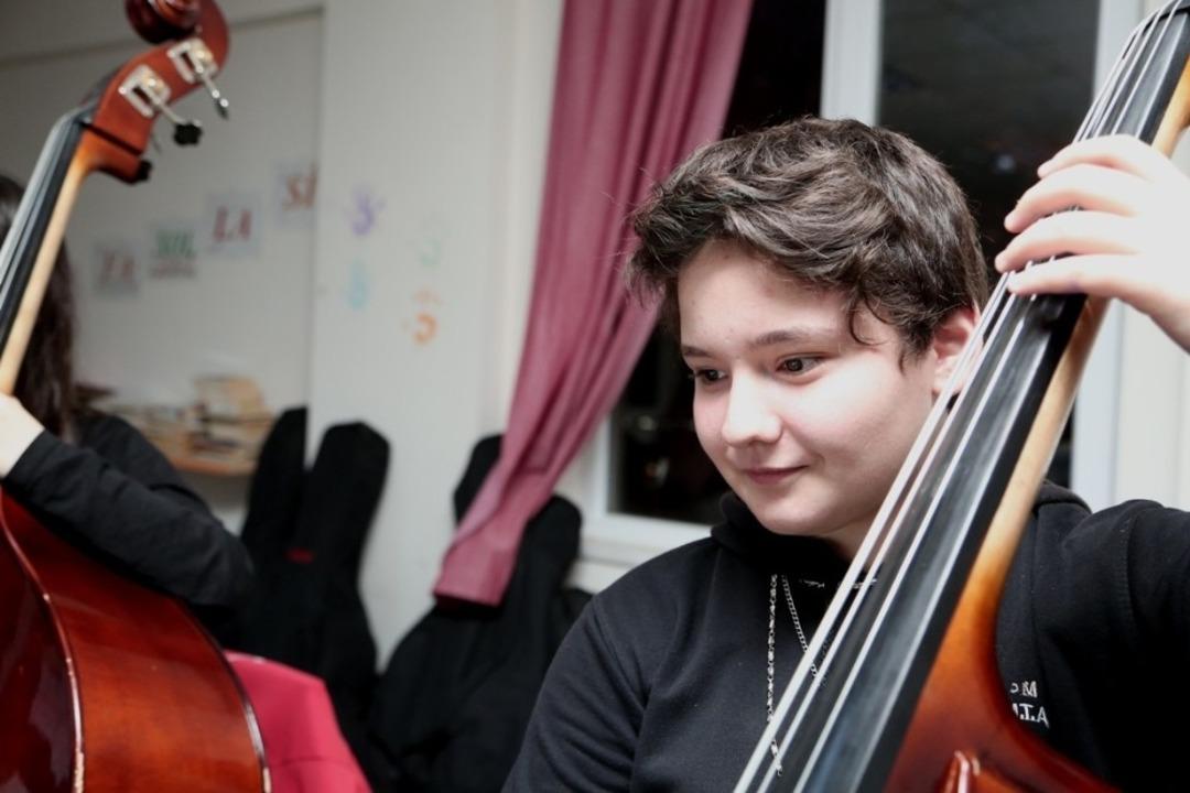 Barışın sesini m&uuml;zikle duyuruyorlar