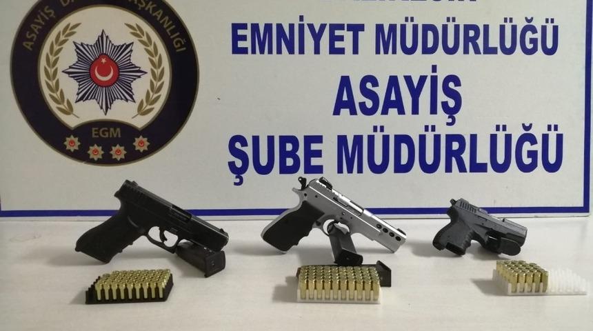 Balıkesir&rsquo;de Yunuslar su&ccedil;lulara g&ouml;z a&ccedil;tırmıyor