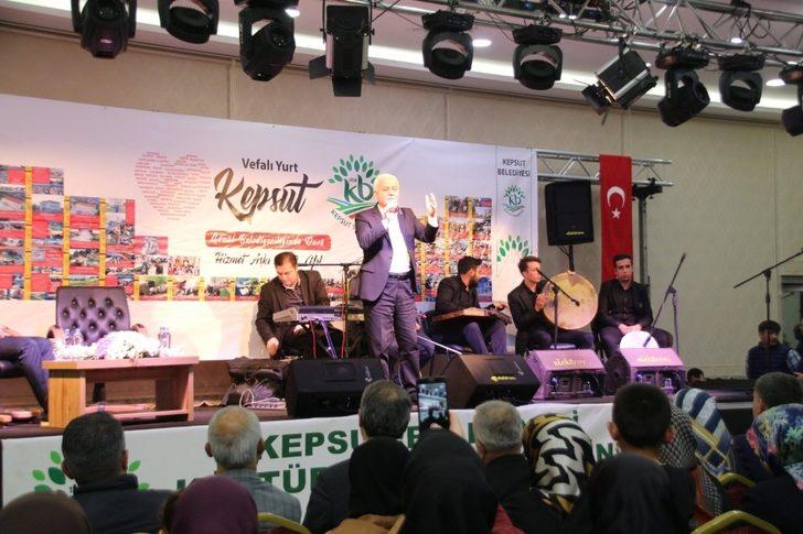 Nihat Hatipoğlu, Kepsut’ta Mevlidi Nebi konferansı verdi G2