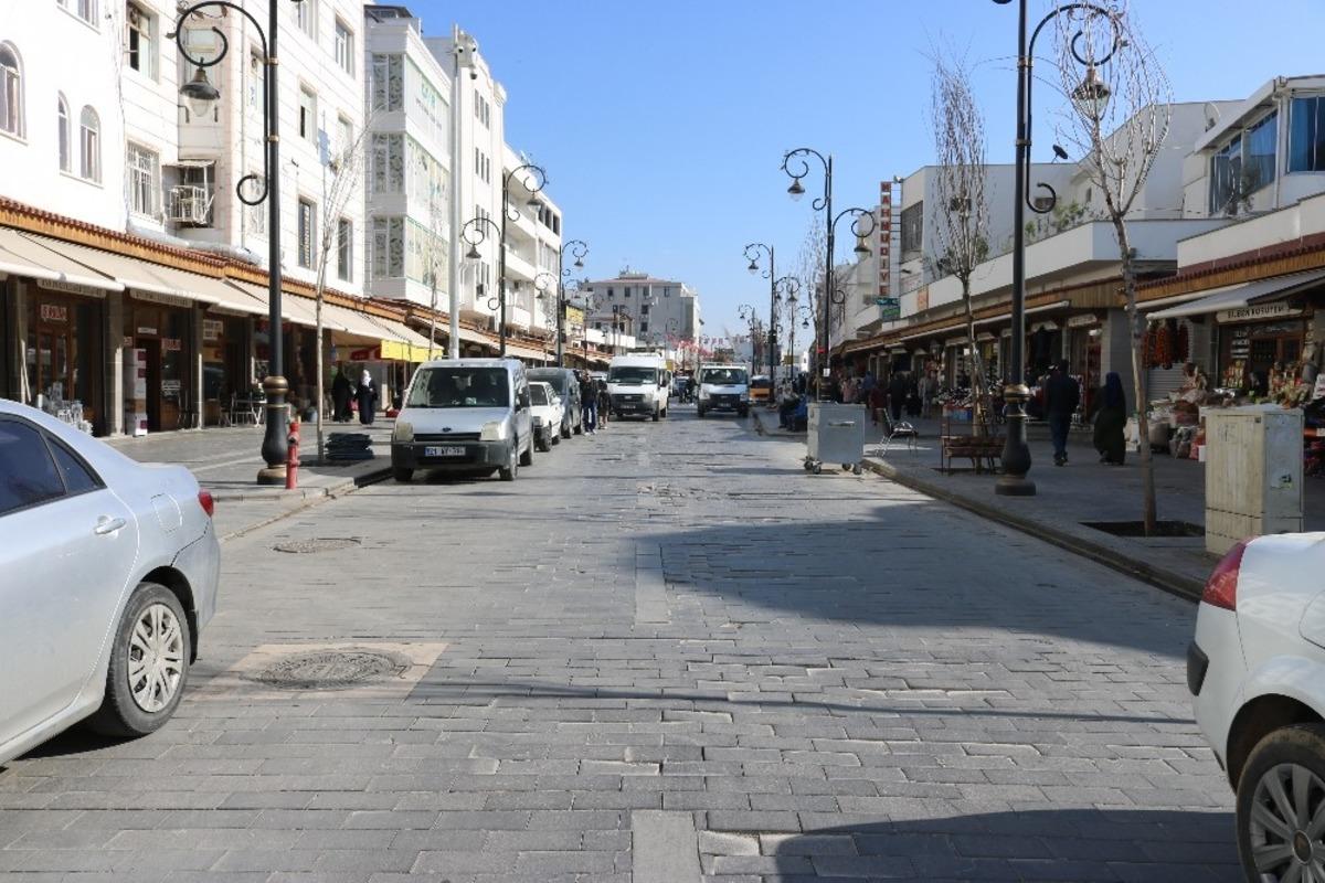 Sur esnafından &lsquo;asfalt mı parke taşı mı&rsquo; referandumu