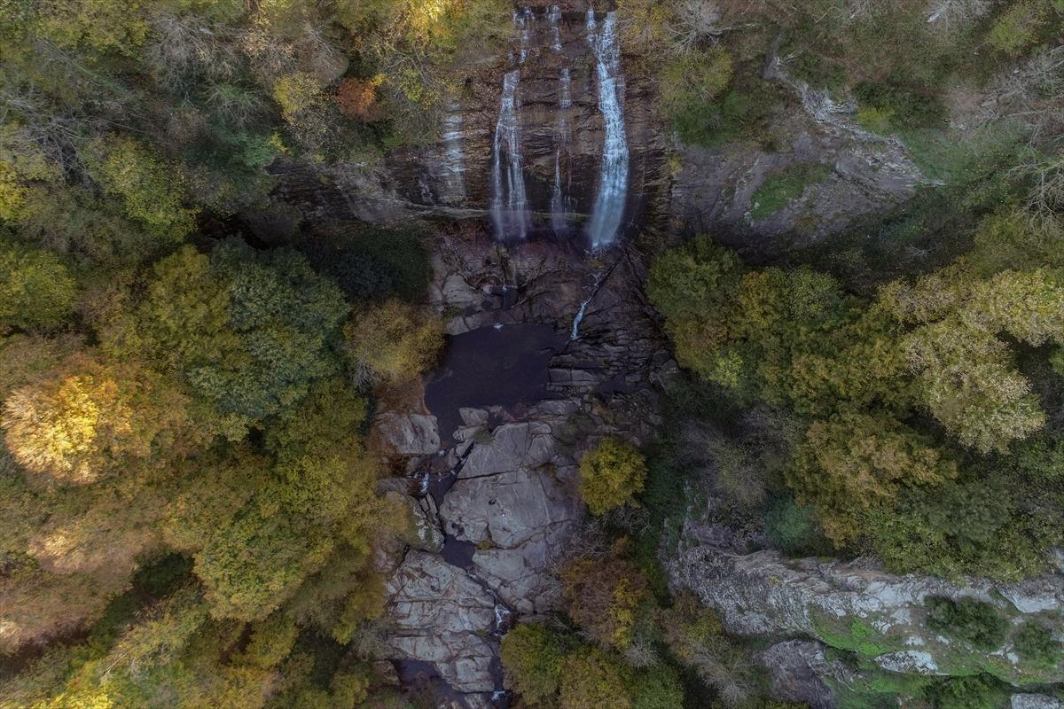 Depremden doğan Suu&ccedil;tu Şelalesi'nde sonbahar g&uuml;zelliği